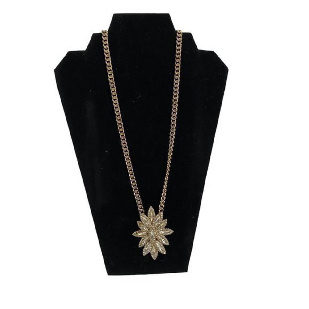 Retro Style Long Gold Tone Necklace w/Rhinestone Embellished‎ Floral Pendant